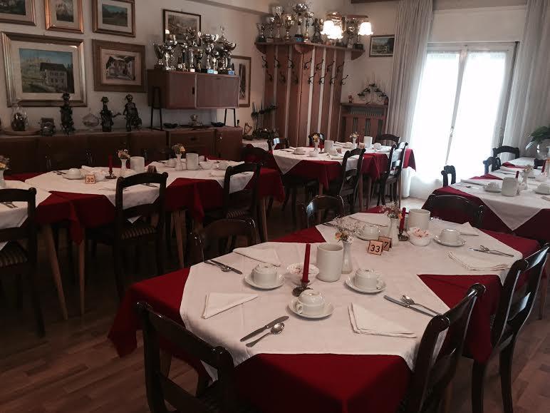 Hotel Garni Hirsch Canazei Esterno foto