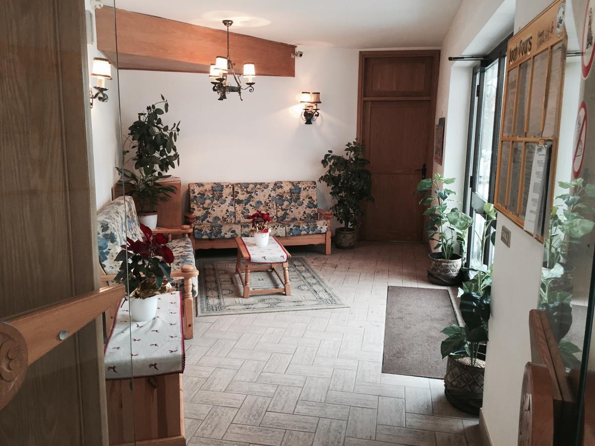 Hotel Garni Hirsch Canazei Esterno foto