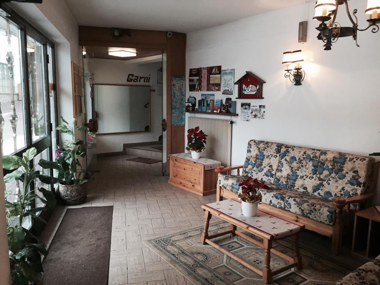 Hotel Garni Hirsch Canazei Esterno foto