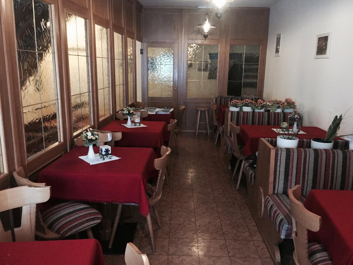 Hotel Garni Hirsch Canazei Esterno foto