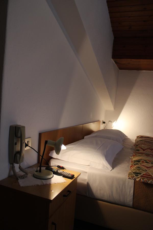 Hotel Garni Hirsch Canazei Esterno foto