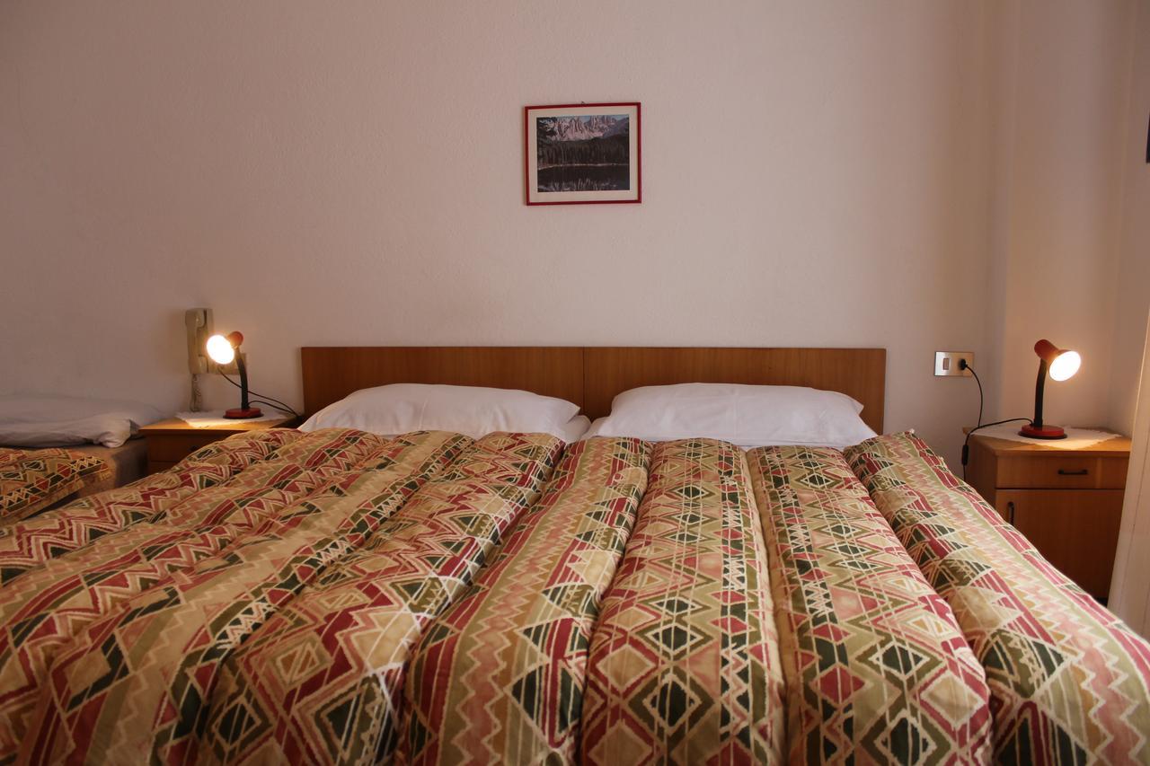 Hotel Garni Hirsch Canazei Esterno foto