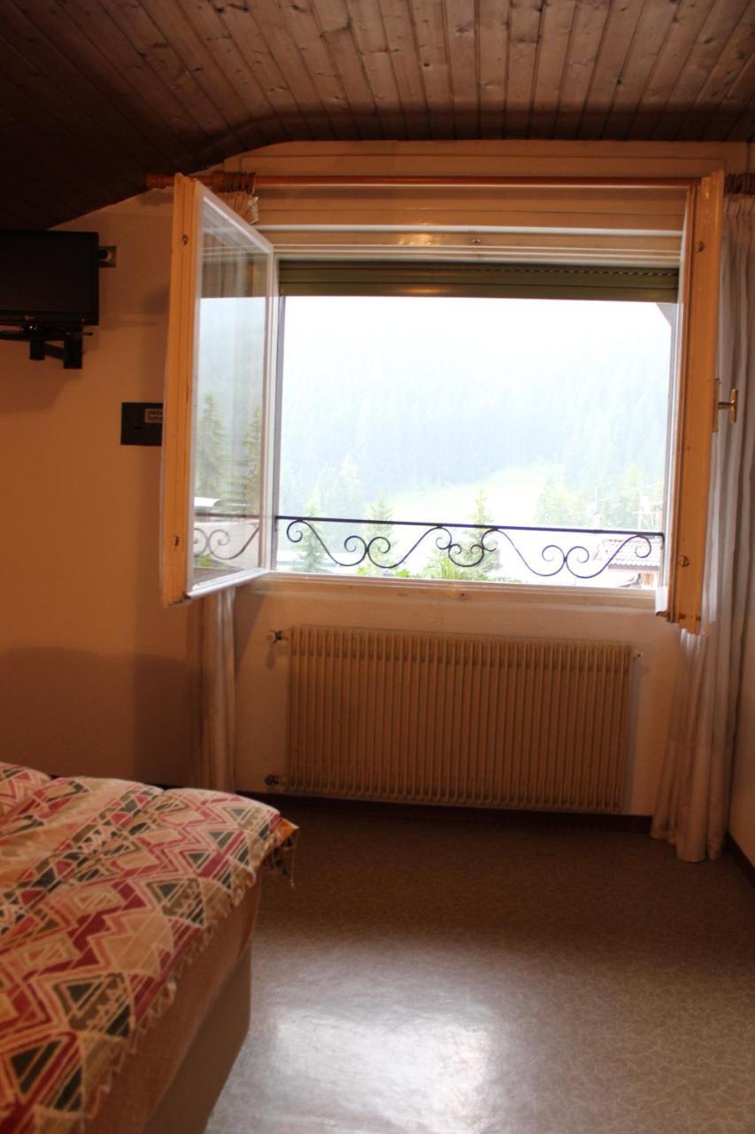 Hotel Garni Hirsch Canazei Esterno foto