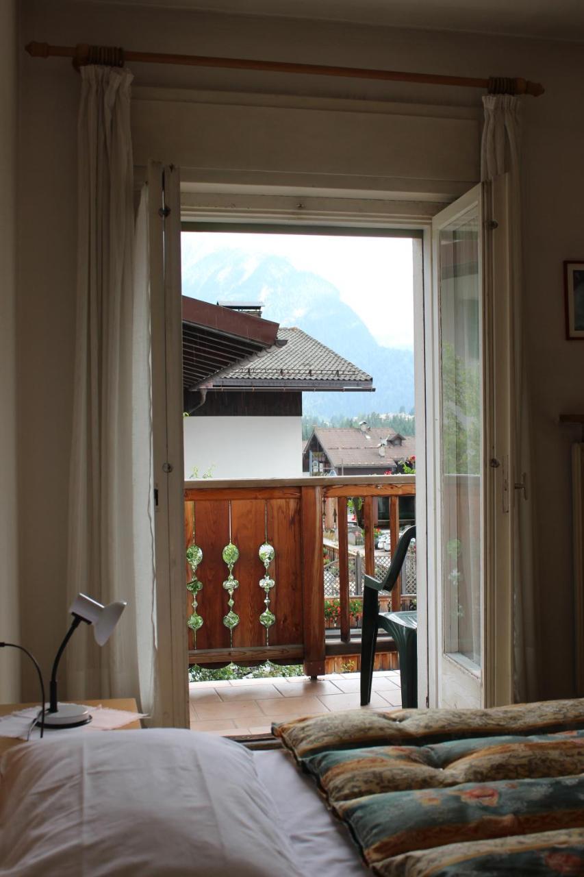 Hotel Garni Hirsch Canazei Esterno foto